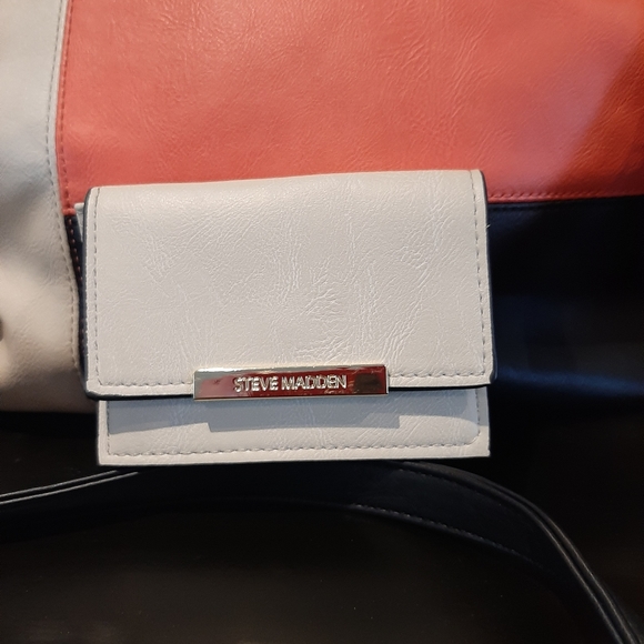 Handbag - Picture 5 of 7